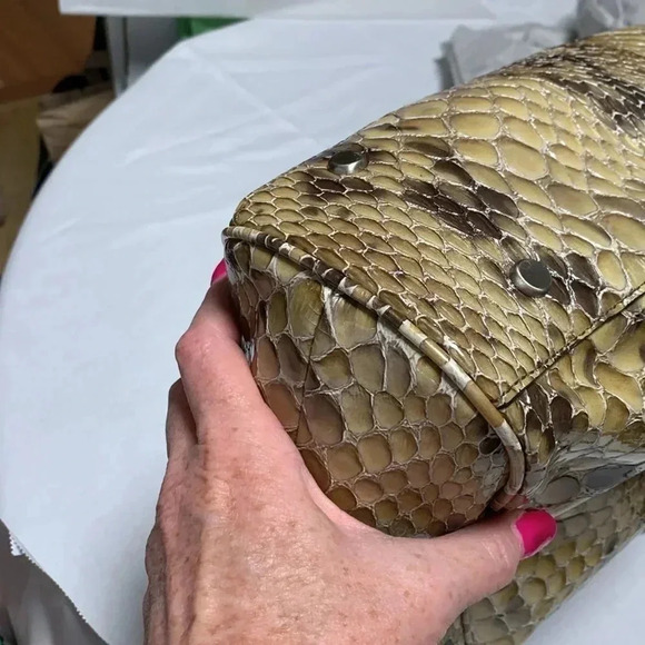 COLE HAAN Purse, shoulder bag.Excellent Condition. BEAUTIFUL❣️ - Picture 5 of 6